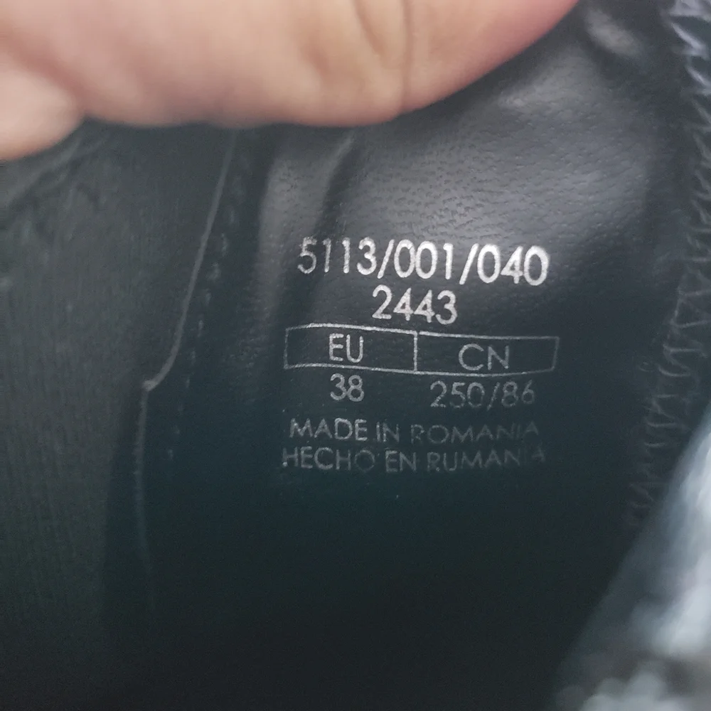 Zara Leather chealsea Bootie block heel - Picture 5 of 5